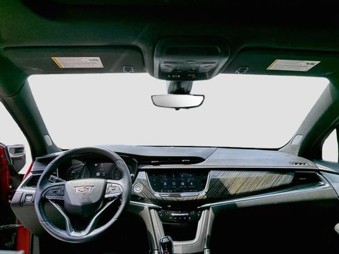 Used 2023 Cadillac XT6 Premium Luxury w/ Technology Package FWD image 23