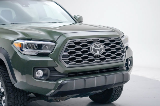 Used 2022 Toyota Tacoma TRD Off-Road w/ TRD Premium Off Road Package AWD/4WD image 10