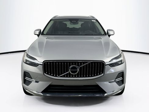 Used 2022 Volvo XC60 B5 Inscription w/ Advanced Package image 2