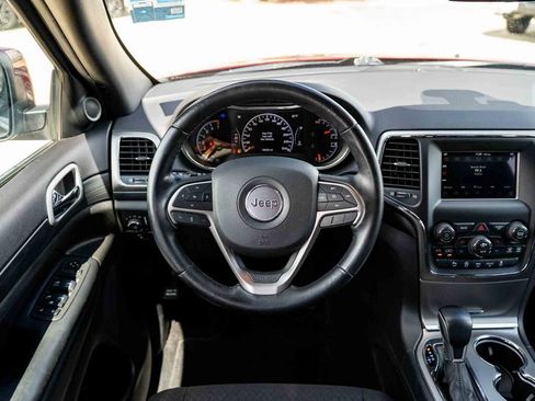 Used 2021 Jeep Grand Cherokee Laredo RWD image 24