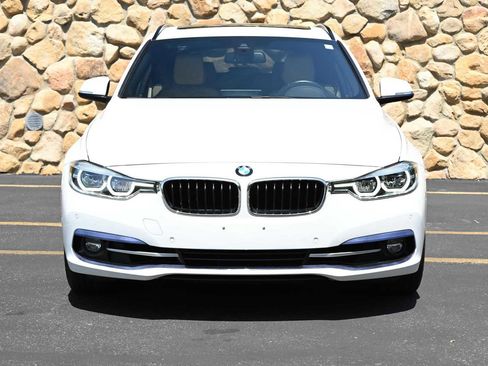 Used 2019 BMW 330i xDrive Wagon w/ Premium Package AWD/4WD image 2