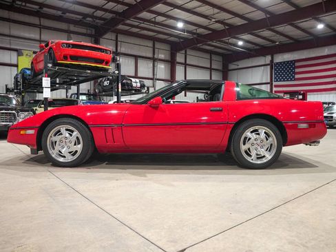 Used 1990 Chevrolet Corvette Coupe image 4