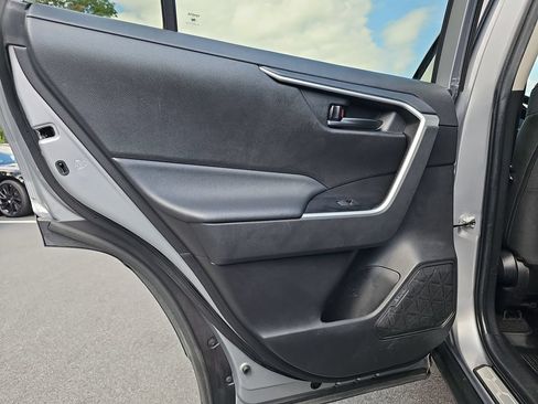 Used 2022 Toyota RAV4 LE AWD/4WD image 25