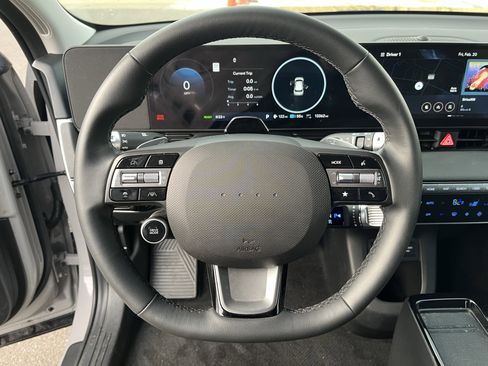 Used 2025 Hyundai Ioniq 5 SE image 12