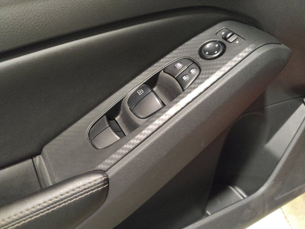 Used 2025 Nissan Altima 2.5 SV FWD image 27