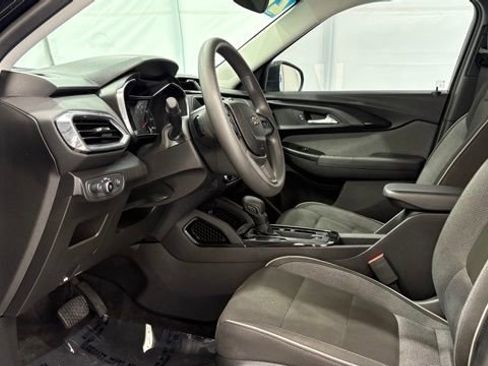 Used 2021 Chevrolet TrailBlazer LT w/ Driver Confidence Package image 11
