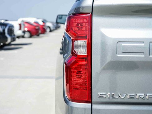 Used 2026 Chevrolet Silverado 1500 LT RWD image 9