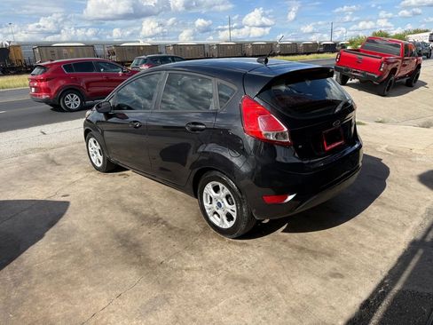 Used 2015 Ford Fiesta SE image 12