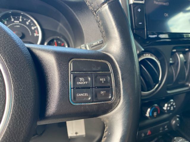 Used 2012 Jeep Wrangler Rubicon w/ Dual Top Group AWD/4WD image 20