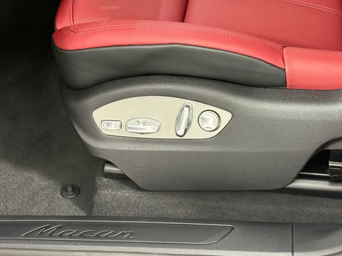 Certified 2026 Porsche Macan AWD/4WD image 15