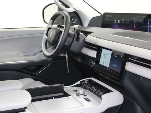 New 2026 Lincoln Navigator Premiere AWD/4WD image 32