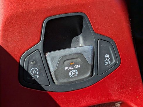 Used 2019 Jeep Renegade Trailhawk w/ LED Lighting Group AWD/4WD image 17