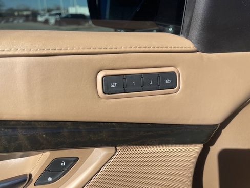 Used 2019 Cadillac Escalade ESV Platinum image 44