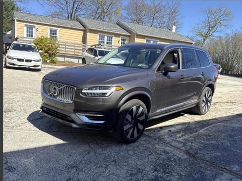 Used 2024 Volvo XC90 T8 Plus w/ Protection Package Premier AWD/4WD image 1