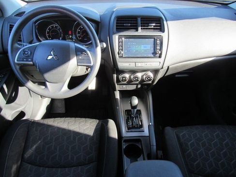 Used 2025 Mitsubishi Outlander Sport ES AWD/4WD image 10