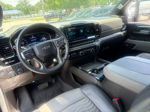 Used 2025 Chevrolet Silverado 2500 ZR2 w/ Technology Package AWD/4WD image 17