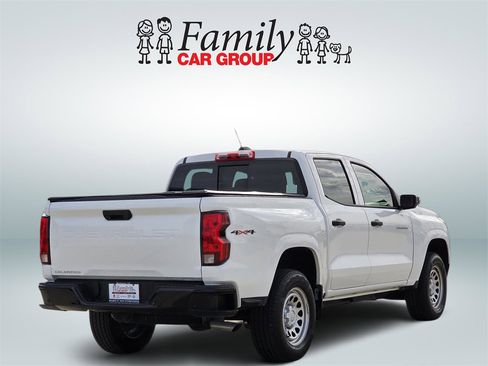 Used 2025 Chevrolet Colorado W/T image 4