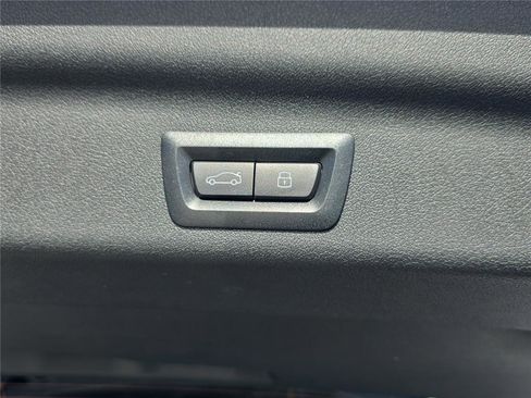 Certified 2025 BMW X1 xDrive28i w/ Convenience Package image 9