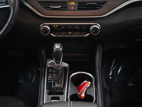 Used 2023 Nissan Altima 2.5 SV w/ SV Premium Package image 14