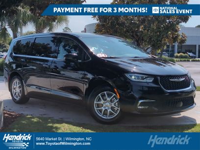 Used 2024 Chrysler Pacifica Touring-L