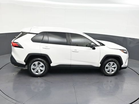 Used 2023 Toyota RAV4 LE FWD image 15
