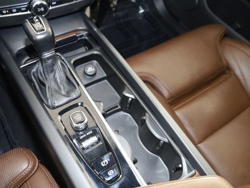 Used 2021 Volvo XC60 T5 Inscription w/ Protection Package Premier image 30