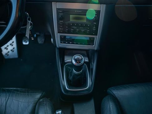 Used 2004 Volkswagen R32 image 30