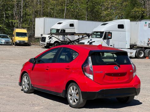 Used 2017 Toyota Prius C Four FWD image 4