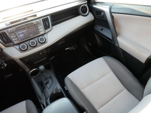 Used 2014 Toyota RAV4 LE image 11