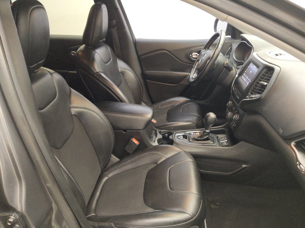 Used 2019 Jeep Cherokee Latitude Plus FWD image 21