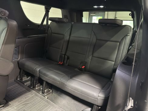 Used 2021 GMC Yukon XL Denali w/ Denali Premium Package AWD/4WD image 14