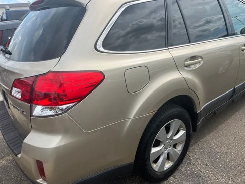 Used 2010 Subaru Outback 2.5i Limited AWD/4WD image 15