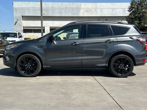 Used 2018 Ford Escape SE w/ SE Sport Appearance Package FWD image 6