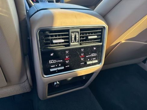 Used 2021 Porsche Cayenne Turbo image 14