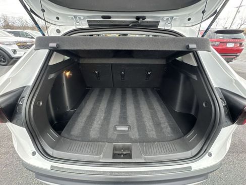 Used 2025 Chevrolet Trax LT w/ LT Convenience Package image 23