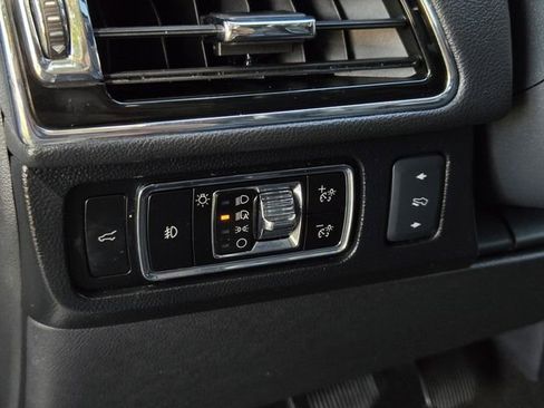Used 2024 Lincoln Navigator Reserve AWD/4WD image 23