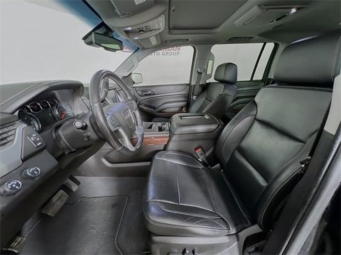 Used 2019 GMC Yukon XL SLT w/ Premium Edition image 10