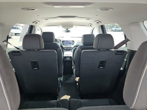 Used 2023 GMC Acadia SLE w/ Driver Convenience Package image 12