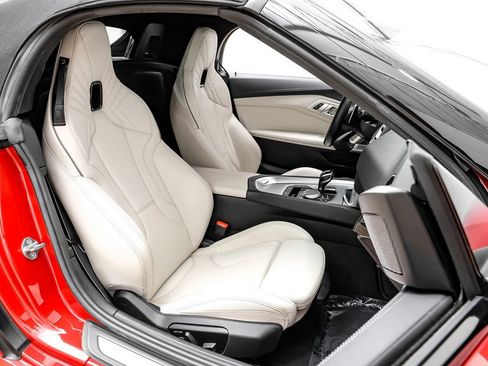 Used 2019 BMW Z4 sDrive30i w/ M Sport Package image 30