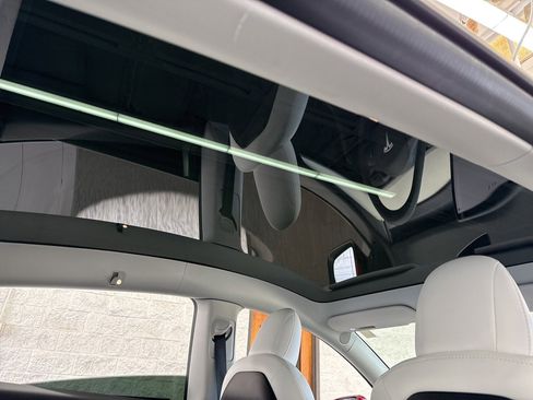 Used 2022 Tesla Model Y Long Range image 48