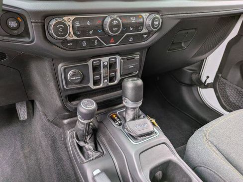 Certified 2025 Jeep Wrangler Unlimited Sahara AWD/4WD image 19
