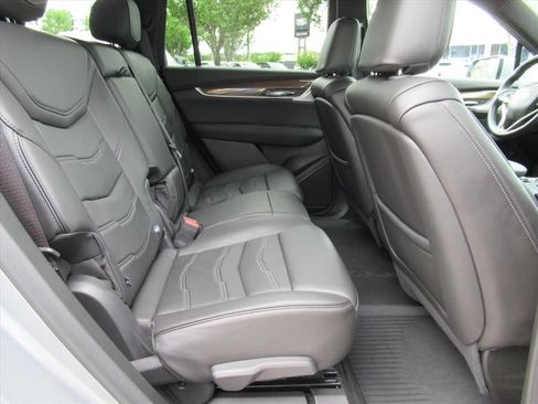Certified 2025 Cadillac XT6 Premium Luxury w/ Platinum Package AWD/4WD image 34