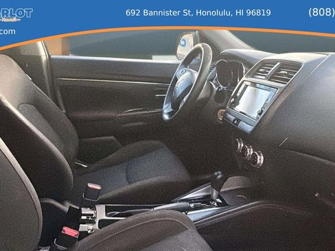 Used 2020 Mitsubishi Outlander Sport ES FWD image 17