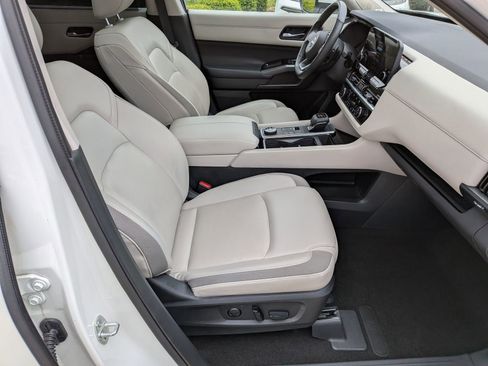 Certified 2023 Nissan Pathfinder SL w/ SL Premium Package AWD/4WD image 32