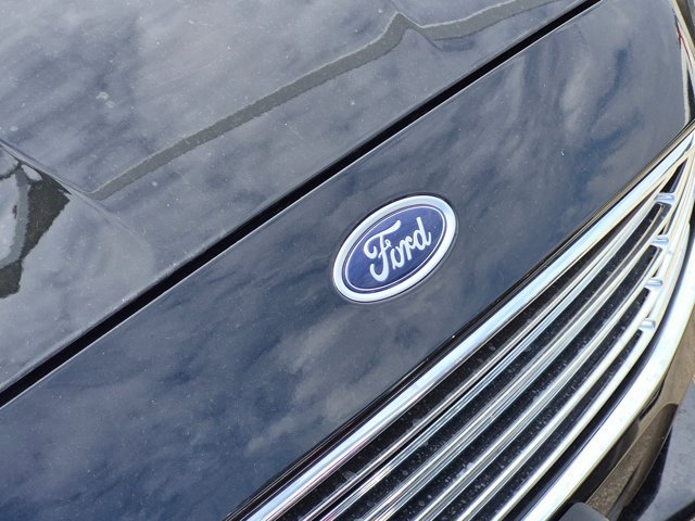 Used 2018 Ford Fusion SE w/ Equipment Group 201A FWD image 8