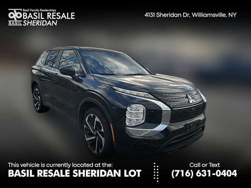 Used 2022 Mitsubishi Outlander ES image 1