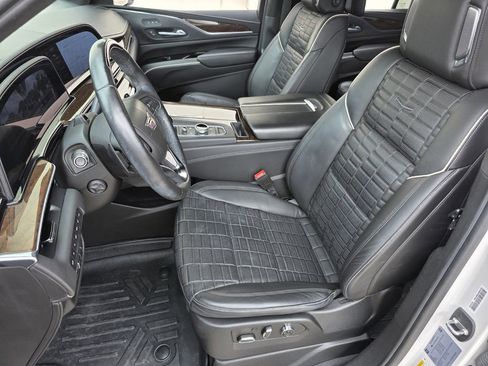 Used 2021 Cadillac Escalade Premium Luxury Platinum AWD/4WD image 11