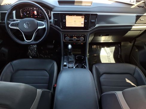 Certified 2020 Volkswagen Atlas Cross Sport SEL Premium image 25