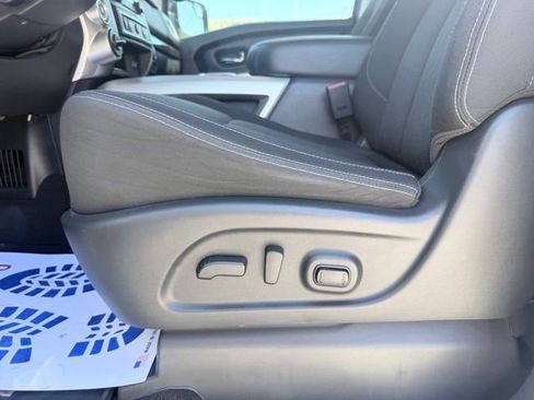 Used 2019 Nissan Titan SV w/ SV Convenience Package AWD/4WD image 26