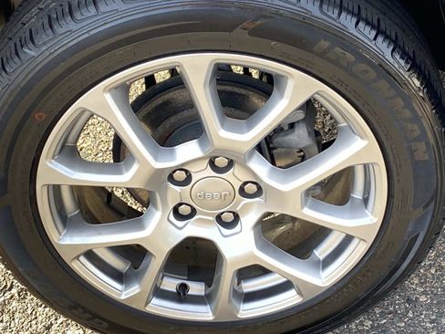 Certified 2022 Jeep Compass Latitude image 22